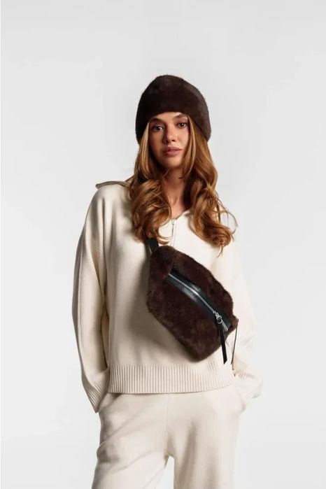 Сумка-бананка від Emmelie Delage