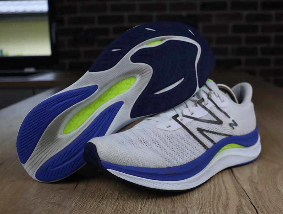 New Balance FuelCell Propel v4 męskie biegowe 44 ( 29 cm)