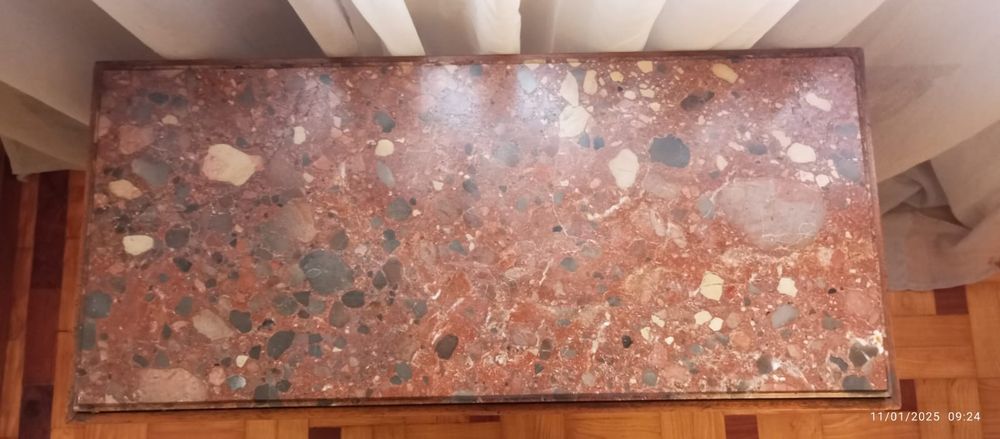 Mesa de sala estar.