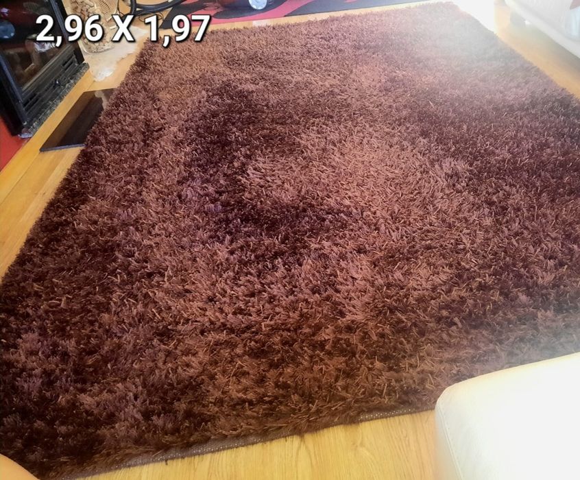 Tapete castanho retangular