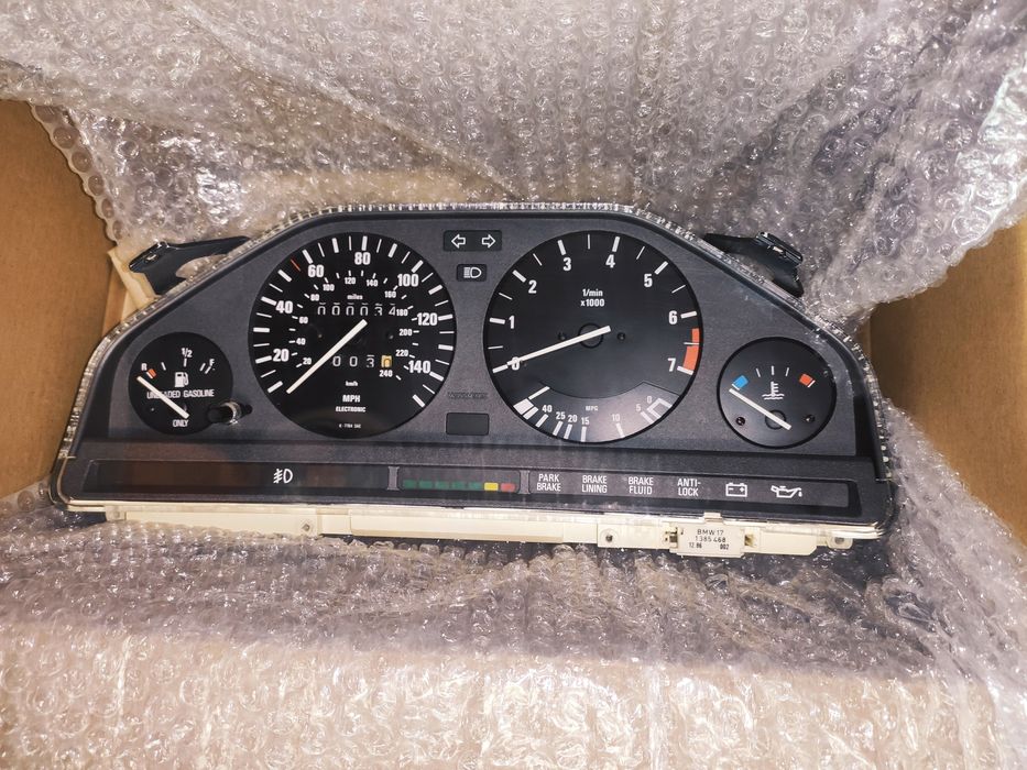 Панель приладів BMW e30 USA