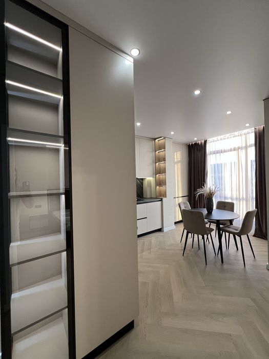 Велика та стильна 1 кімнатна квартира на 5 поверсі, жк закритого типу