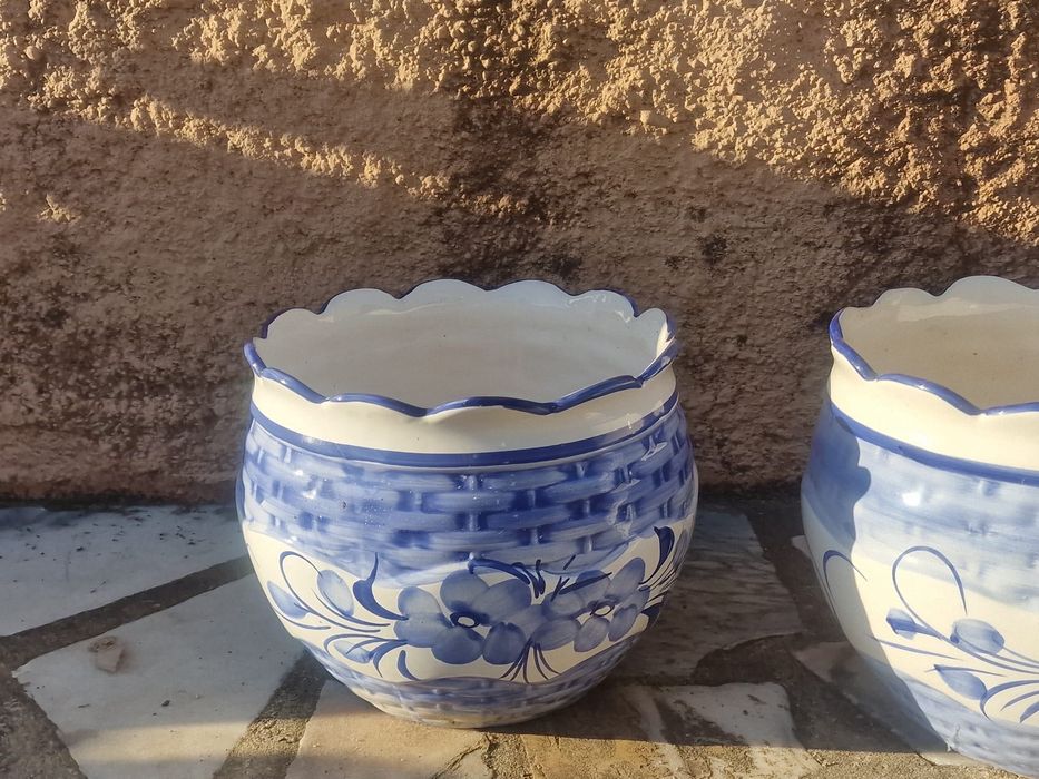 Conjunto de 4 vasos em cerâmica azul e branca