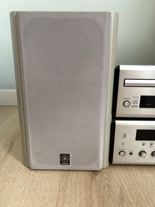 Mini wieża PianoCraft Yamaha model E810 plus 2 głośniki NX-E800.