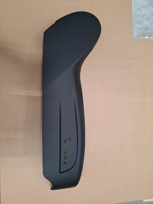 Tesla Model 3 obudowa fotela
