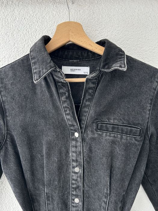 Reserved jeansowa sukienka midi