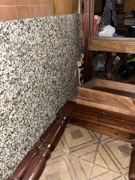 Mesa de cozinha em granito