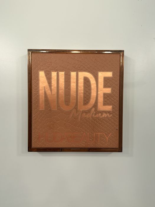 Huda Beauty Nude Medium Palette