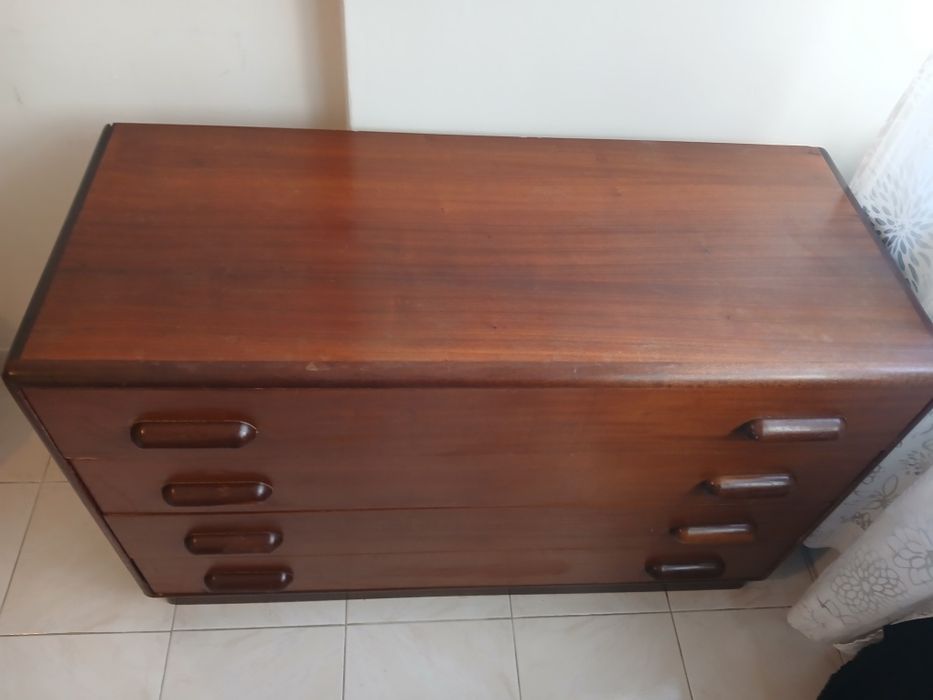 Comoda de 4 gavetas