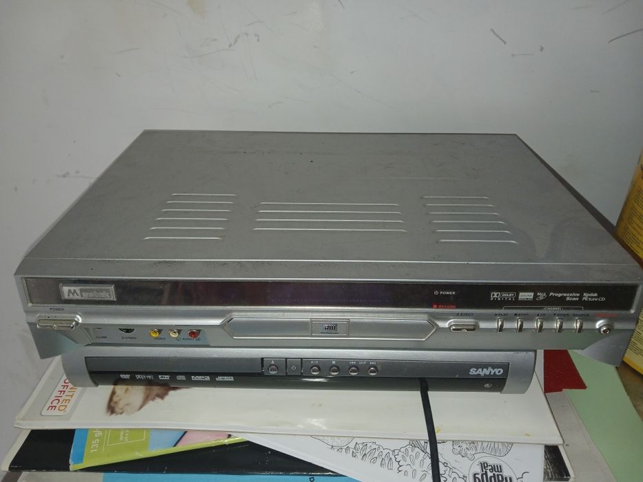 Leitor e gravador DVD Mustek R100B-5 DVD+RW Recorder