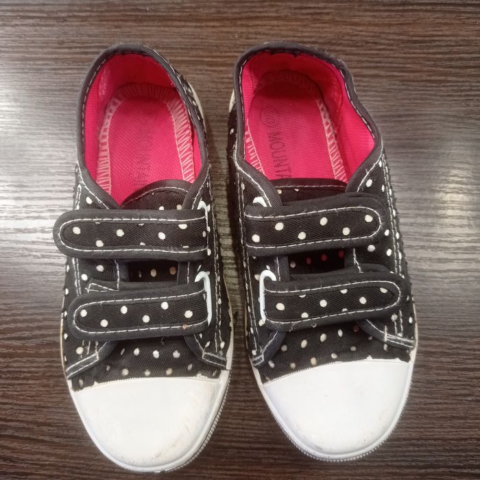 Взуття для дівчинка