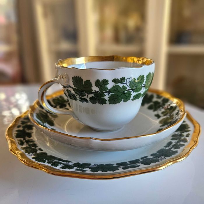 Trio sniadaniowe Miśnia wzór liście winogron ze złoceniami