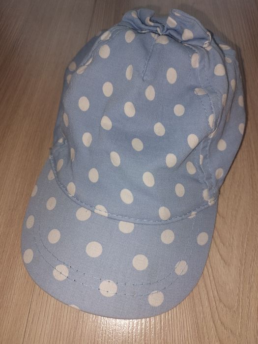 Błękitna czapka z daszkiem w kropki dla dziewczynki 86-98 cm So Cute