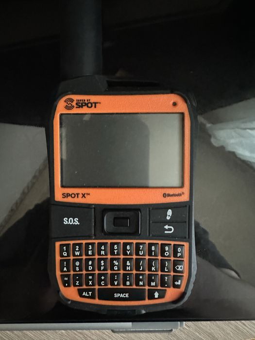 SPOT X Satellite Messenger — супутниковий месенджер / GPS-трекер