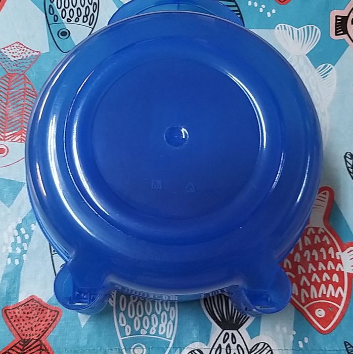 Pratos, copos  e talheres