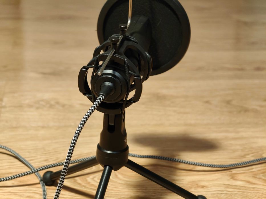 Mikrofon Trust GXT ze statywem