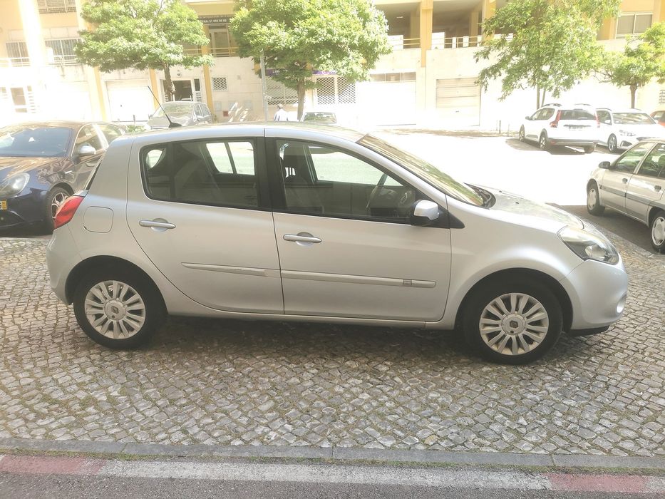 Renault Clio 1.5dci de 2010(Com Auto Rádio Android)