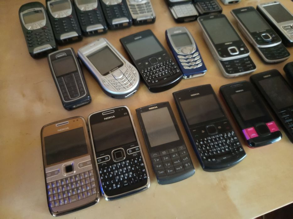 Coleção de 24 Telémoveis Nokias