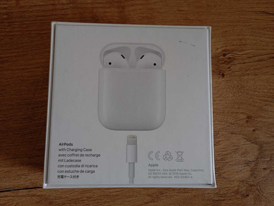 Pudełko do słuchawek AirPods firmy Apple