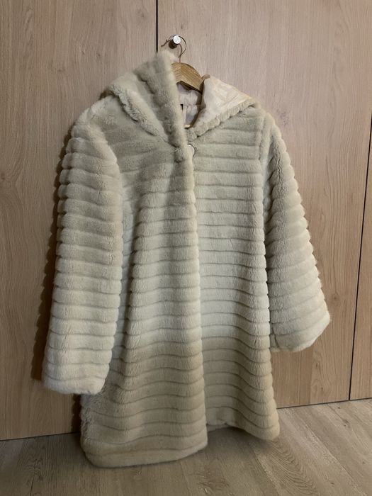 Casaco de pelo branco