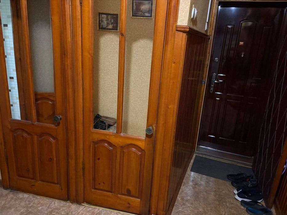 Продается добротная 3к квартира