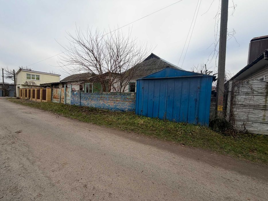 Продам окремий будинок в Чернігові (КОТИ)