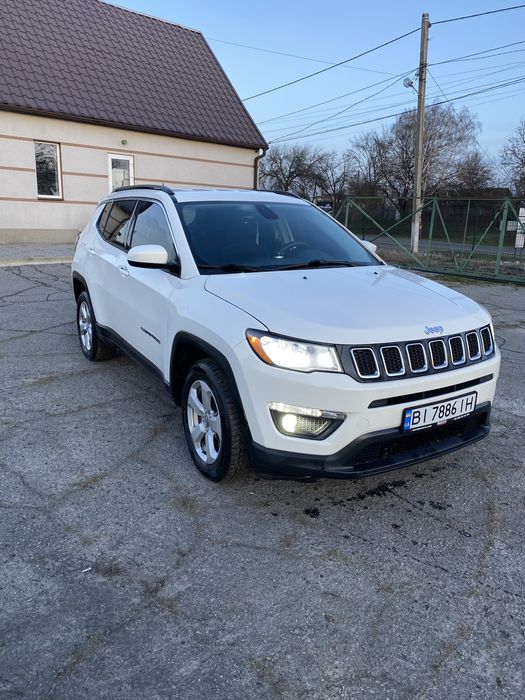 Продам власний автомобіль Jeep compas 2017