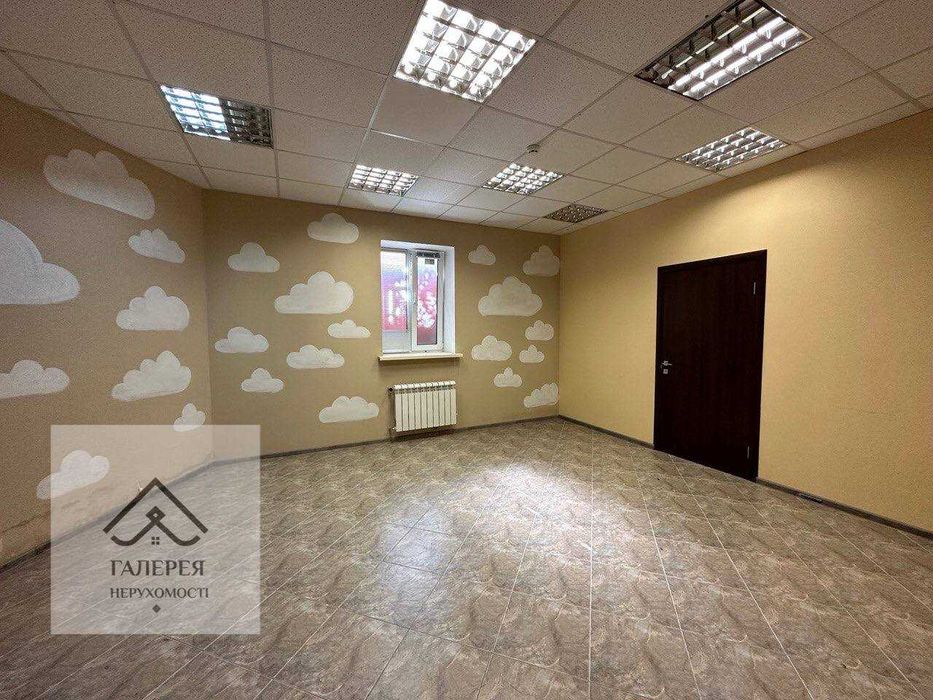 Продаж комерційного приміщення  218м2