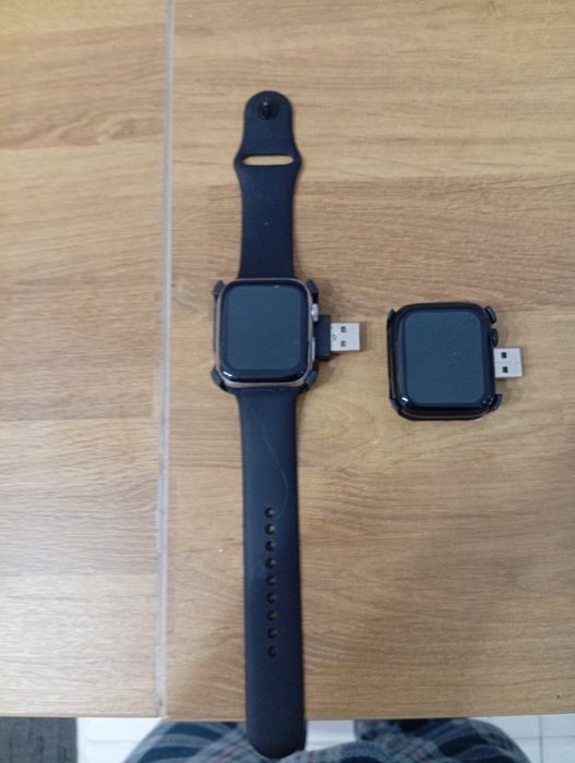 Dois smartwatch  nunca usados