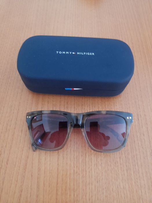 Oculos novos comprados em oculista.