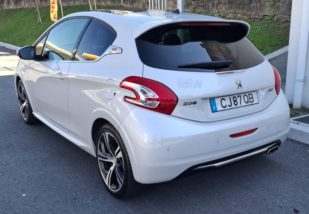 Peugeot 208 GTI 200cv 2015