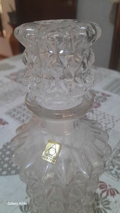 Garrafa de cristal trabalhado