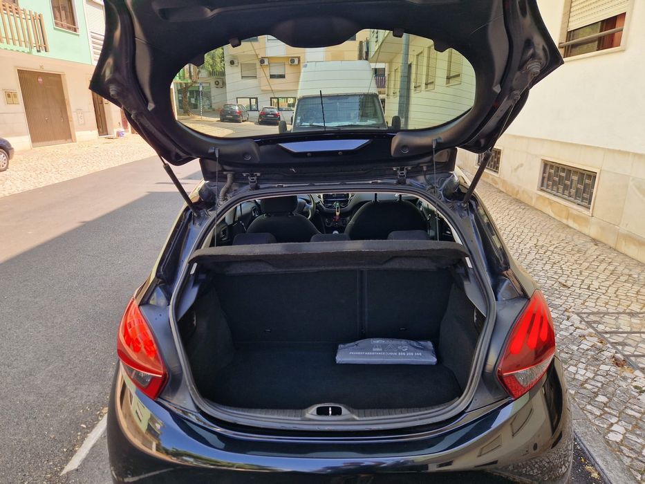 Peugeot 208 Como Novo