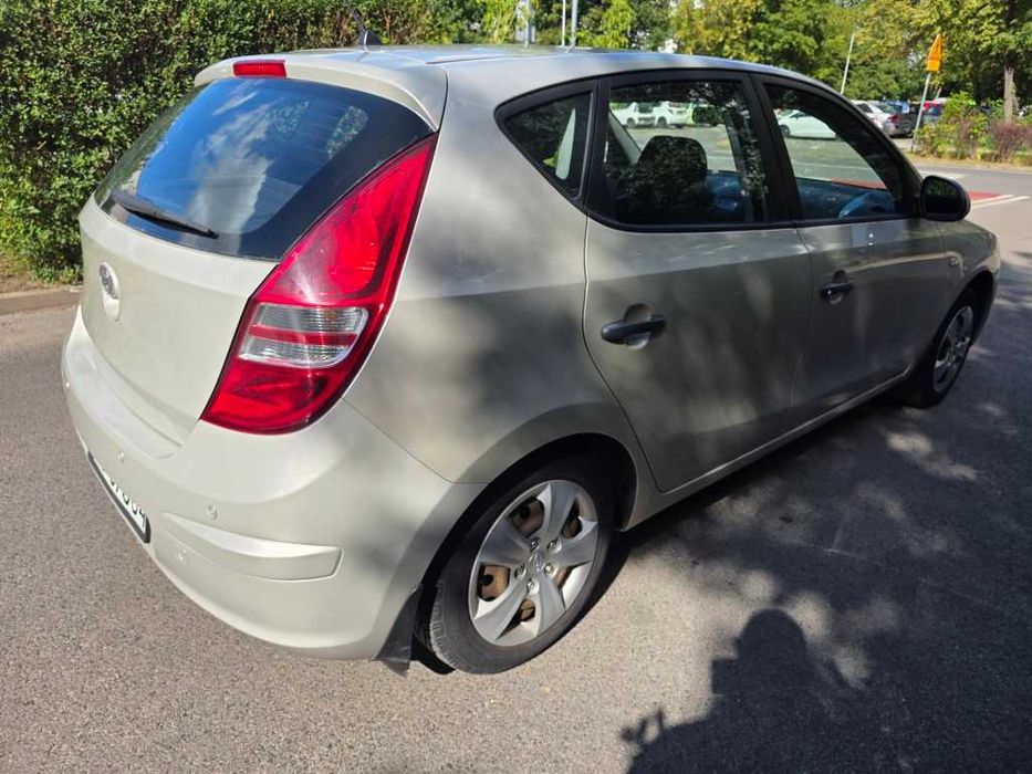 HYUNDAI I30 samochód osobowy