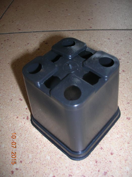 Doniczki P8 0,3L 8 Przemysłowe Twarde kwadratowe szkółkarskie 8cm