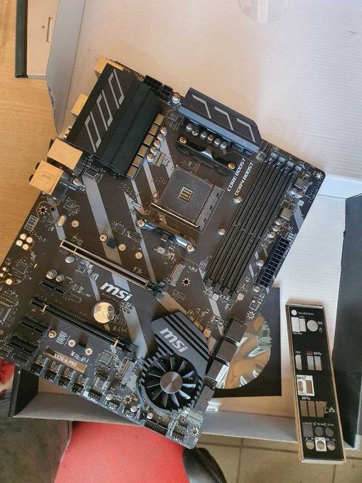 Материнская плата sAM4 MSI X570A-Pro в отличном состоянии.