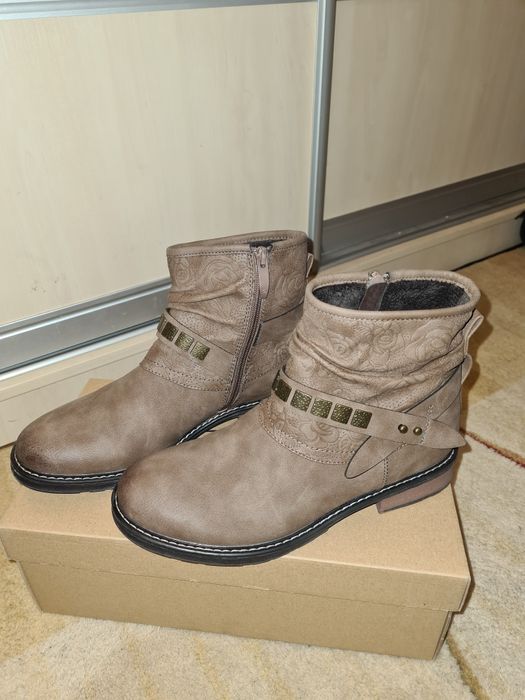 Ботинки демисезонные р.39-40