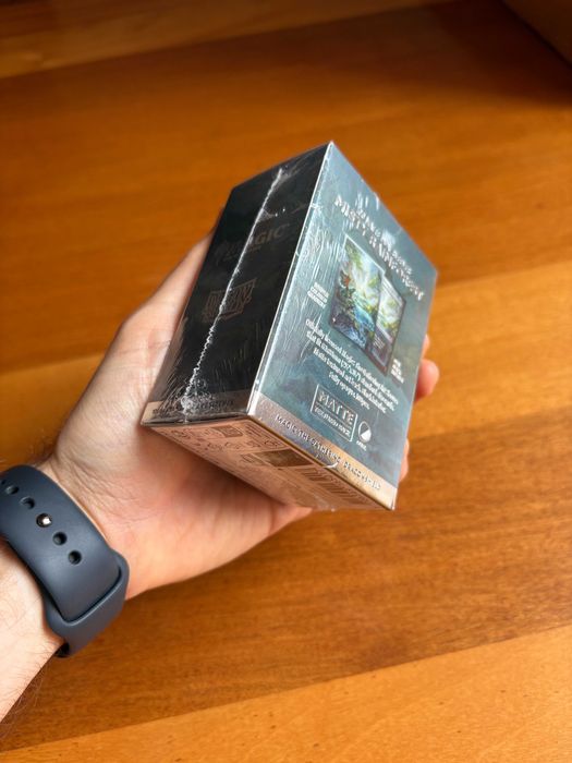 Dragon Shield LANDFALL Series - Misty Rainforest | 100 Sleeves - Caixa Selada