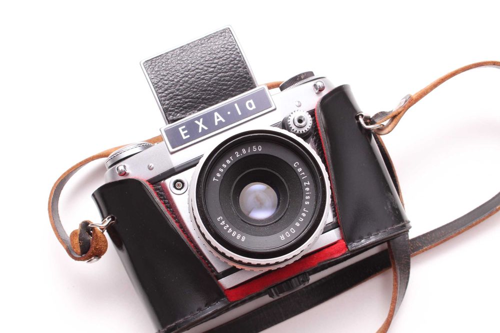 フィルムカメラ PENTACON EXA 1a / ZEISS TESSAR 50mm f2.8 フィルム