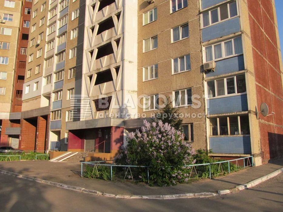 Продаж 2 кім кв вул. Заболотного, 28 Голосіївський р-н Метро Теремки Сертифікат розглядаємо