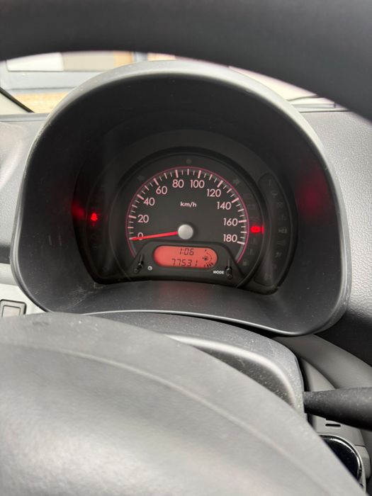 Nissan pixo como novo