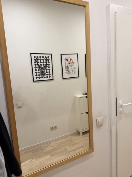 Lustro w oprawie drewnianej