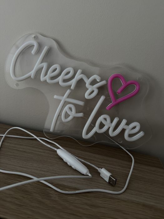Neon cheers to love  lampa