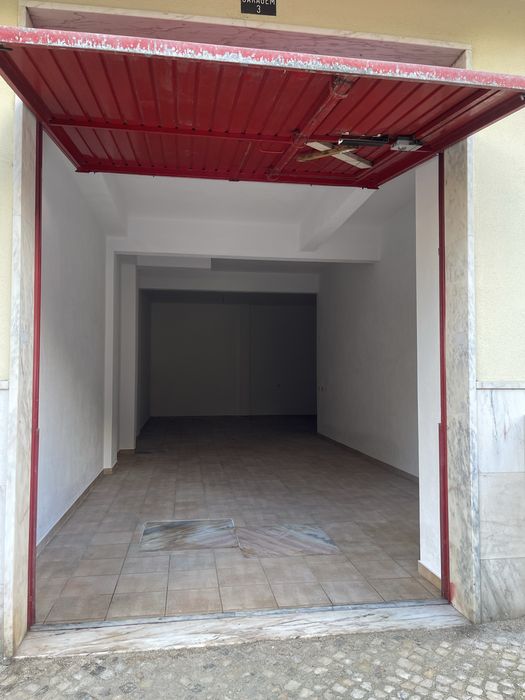 Garagem em Belas 72m2