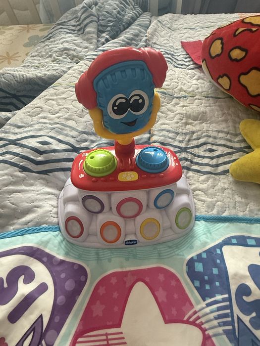 Tapete musical salta e dança