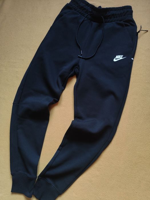 Nike czarne spodnie dresowe r S