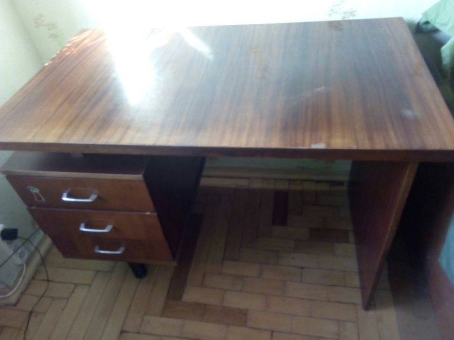 письменный стол