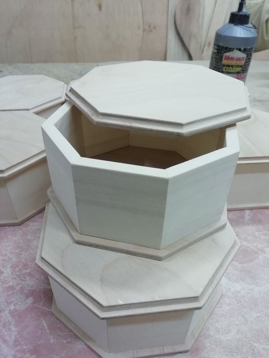 Шкатулка восьмигранна