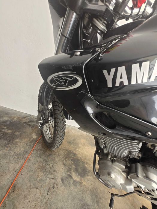 Vendo yamaha Xt600 e 2002 com direccao torta de resto ta pronta a andar e so meter gasolina e fazerem uma revisao