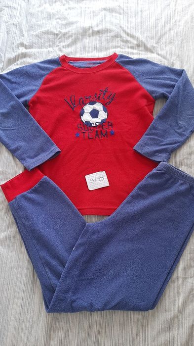 Pijamas e robes 9/10 anos